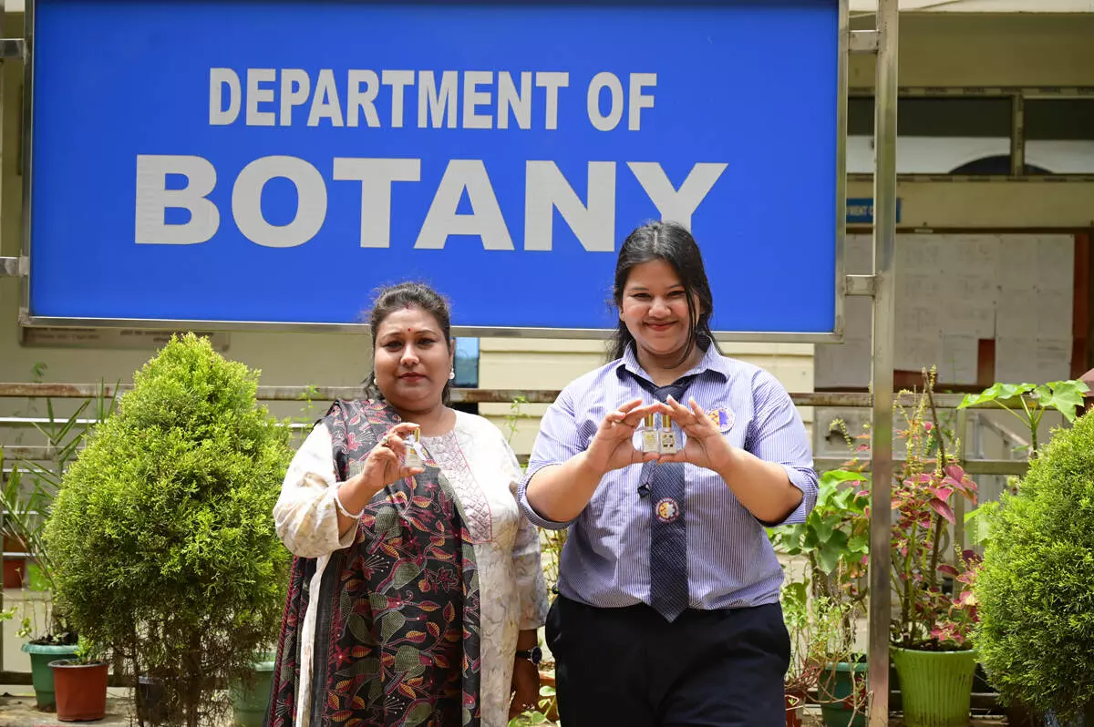 Organic perfumes developed by USTM students Organic perfumes developed by USTM students