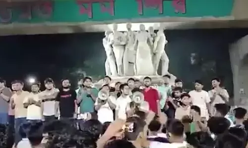Mass protests in Bangladesh after Hindu woman raped by local politician Mass protests in Bangladesh after Hindu woman raped by local politician