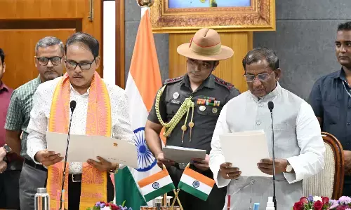 Governor administers oath to new seven Vice Chancellors